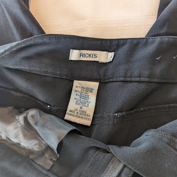 Black Crop Pants - Picture 5 of 6